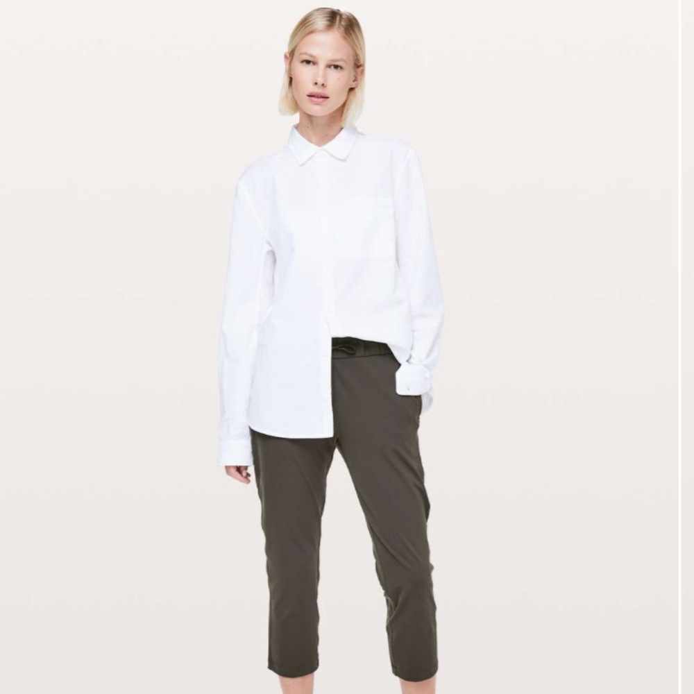 LAST CHANCE | Lululemon On The Fly 23* Crop Pants in Dark Olive - Picture 2 of 7